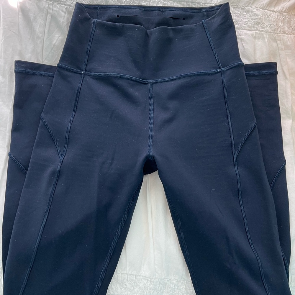 Lululemon DISCONTINUED in movement leggings Navy size 2